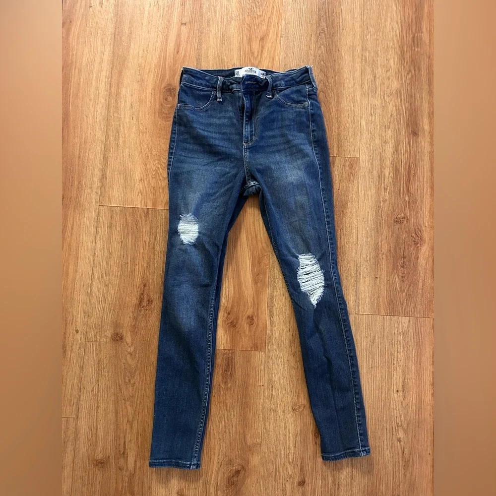 Hollister Jeans - Picture 1 of 3